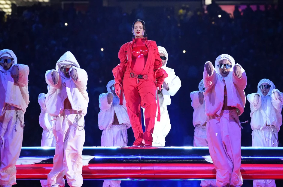 Rihanna's Pregnant Performance: How She Danced Her Way to Super Bowl Stardom